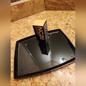 Mac NC20 Studio Fix Fluid SPF 15